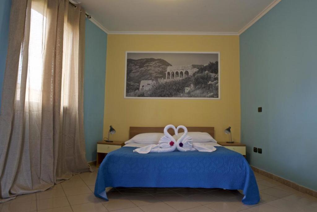 Hotel Ristorante Al Canto Delle Sirene テッラチーナ エクステリア 写真