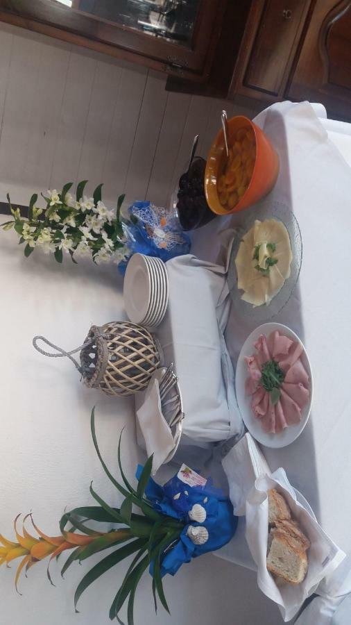 Hotel Ristorante Al Canto Delle Sirene テッラチーナ エクステリア 写真