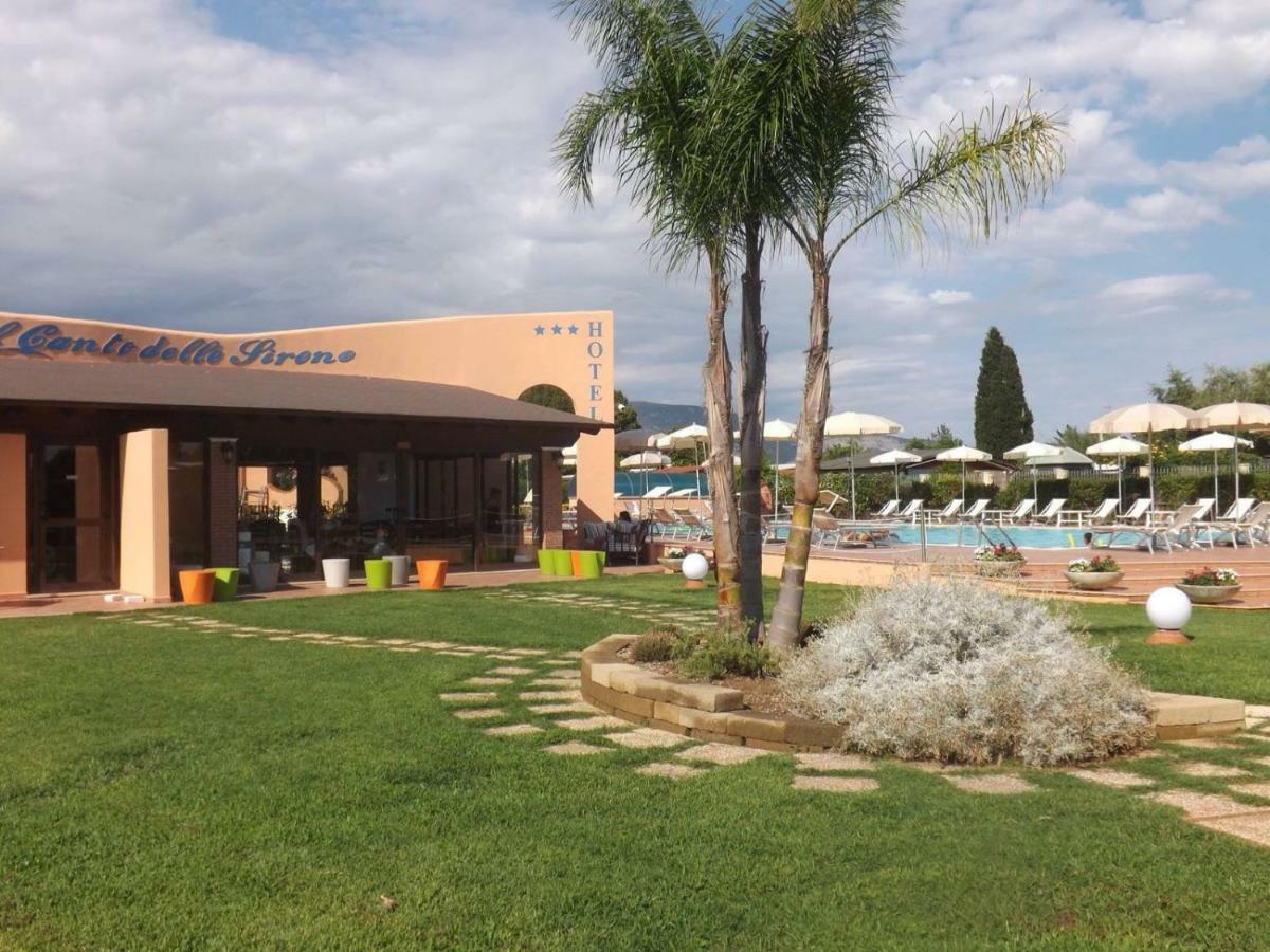 Hotel Ristorante Al Canto Delle Sirene テッラチーナ エクステリア 写真