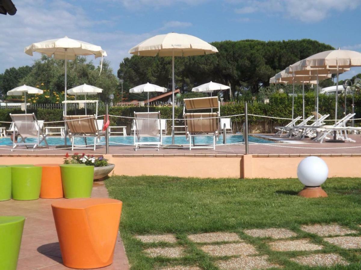 Hotel Ristorante Al Canto Delle Sirene テッラチーナ エクステリア 写真