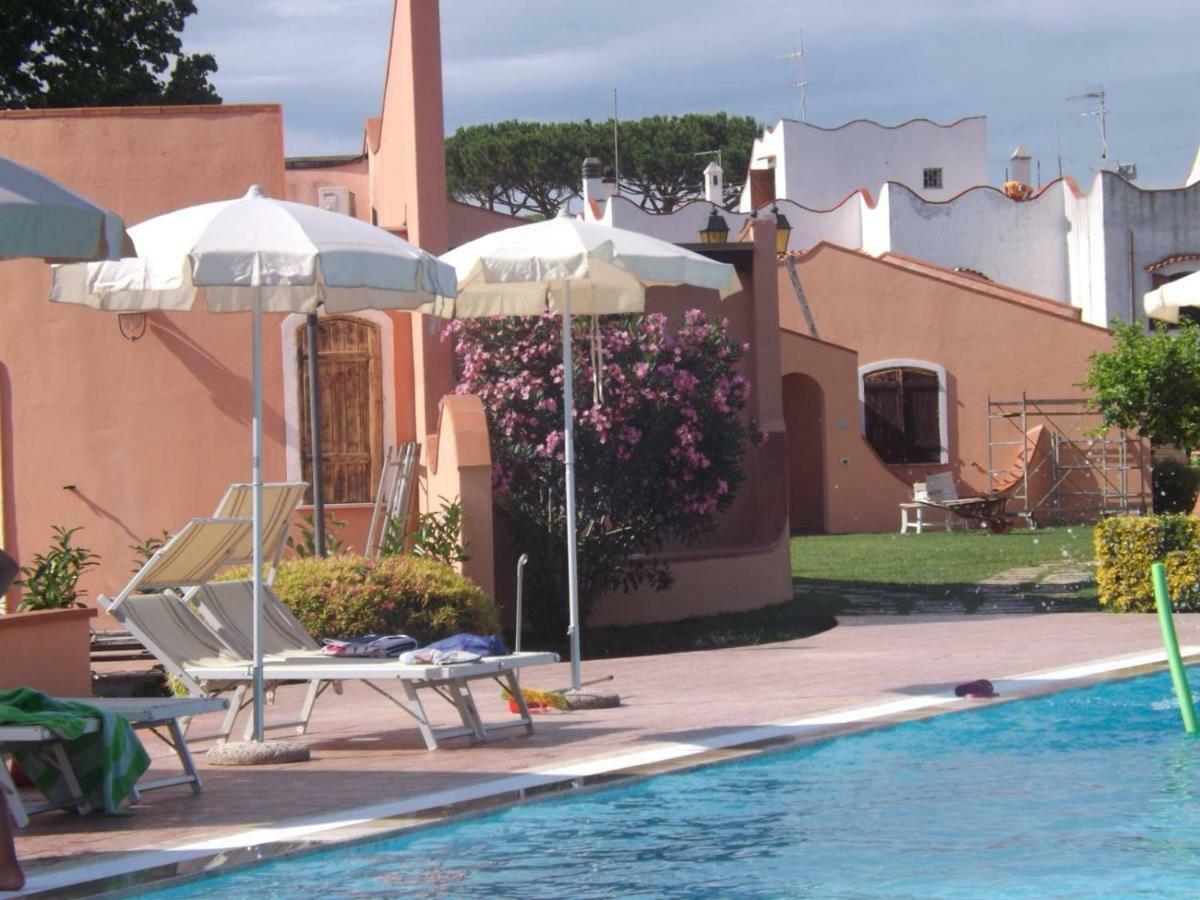 Hotel Ristorante Al Canto Delle Sirene テッラチーナ エクステリア 写真